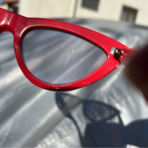 CELINE mirrored cat eye sunglasses - Picture 9 of 11